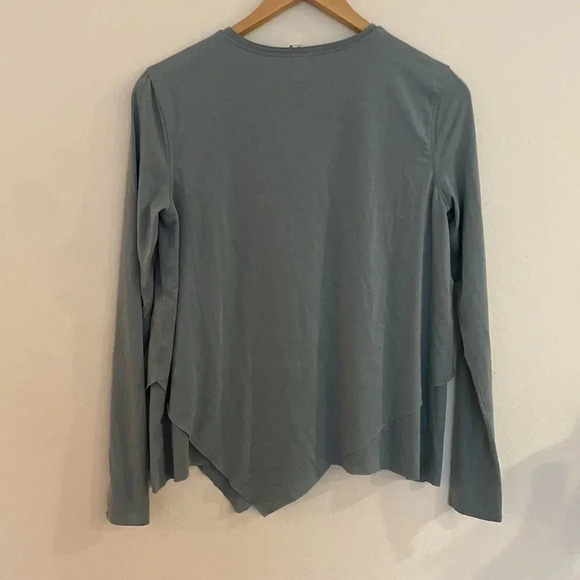 LULULEMON sz 4 long sleeve light dusty blue raw edge athletic shirt like new - Picture 6 of 6
